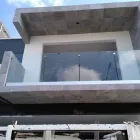 La imagen 2 de la Empresa ALUCOMSA PUERTAS Y VENTANAS DE ALUMINIO Servicios Profesionales y de Negocios en Xalapa Enríquez VER