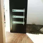 La imagen 11 de la Empresa ALUCOMSA PUERTAS Y VENTANAS DE ALUMINIO Servicios Profesionales y de Negocios en Xalapa Enríquez VER