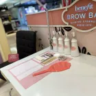 La imagen 1 de la Empresa BENEFIT BROWBAR BEAUTY LOUNGE - EL PALACIO DE HIERRO GUADALAJARA Productos y Servicios de Cuidado Personal en Guadalajara JAL
