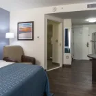 La imagen 13 de la Empresa CANDLEWOOD SUITES QUERETARO JURIQUILLA Transportes y Turismo en Queretaro QUE