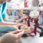 La imagen 1 de la Empresa DENTAL ROMÁN LABORATORIO Salud y Medicina en Parral CHH