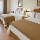 La imagen 35 de la Empresa HOLIDAY INN CD. DEL CARMEN Transportes y Turismo en Ciudad Del Carmen CAM