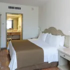 La imagen 64 de la Empresa HOLIDAY INN CD. DEL CARMEN Transportes y Turismo en Ciudad Del Carmen CAM