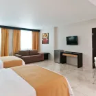 La imagen 29 de la Empresa HOLIDAY INN EXPRESS CD. DEL CARMEN Transportes y Turismo en Ciudad Del Carmen CAM