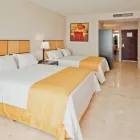La imagen 33 de la Empresa HOLIDAY INN EXPRESS CD. DEL CARMEN Transportes y Turismo en Ciudad Del Carmen CAM