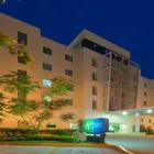 La imagen 52 de la Empresa HOLIDAY INN EXPRESS CD. DEL CARMEN Transportes y Turismo en Ciudad Del Carmen CAM