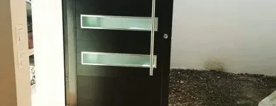 La imagen 11 de la Empresa ALUCOMSA PUERTAS Y VENTANAS DE ALUMINIO Servicios Profesionales y de Negocios en Xalapa Enríquez VER