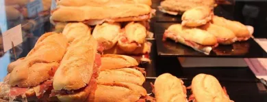 La imagen 27 de la Empresa ENRIQUE TOMÁS JAMON-TAPAS-VINO Restaurantes de tapas en Santiago De Querétaro QUE