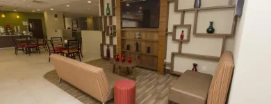 La imagen 3 de la Empresa HOLIDAY INN EXPRESS GUADALAJARA AEROPUERTO Transportes y Turismo en Guadalajara JAL