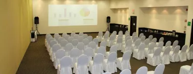 La imagen 5 de la Empresa HOLIDAY INN EXPRESS MERIDA Transportes y Turismo en Mérida YUC