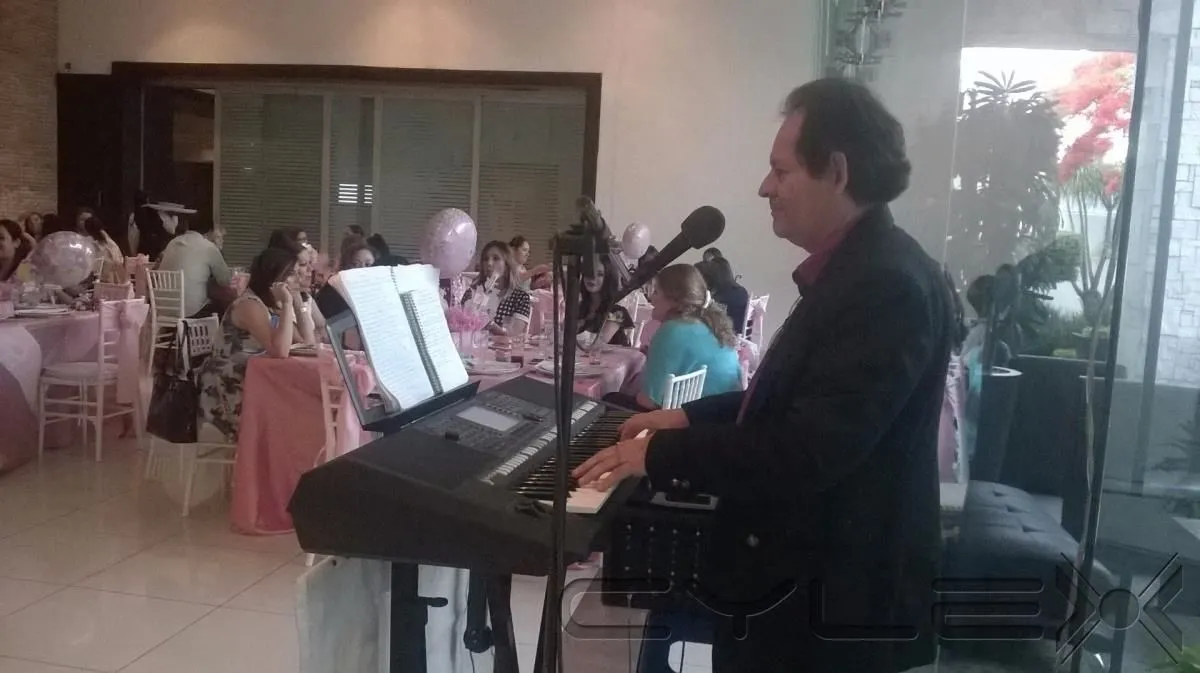 La imagen 3 de la Empresa GILBERTO Y SUS TECLADOS
