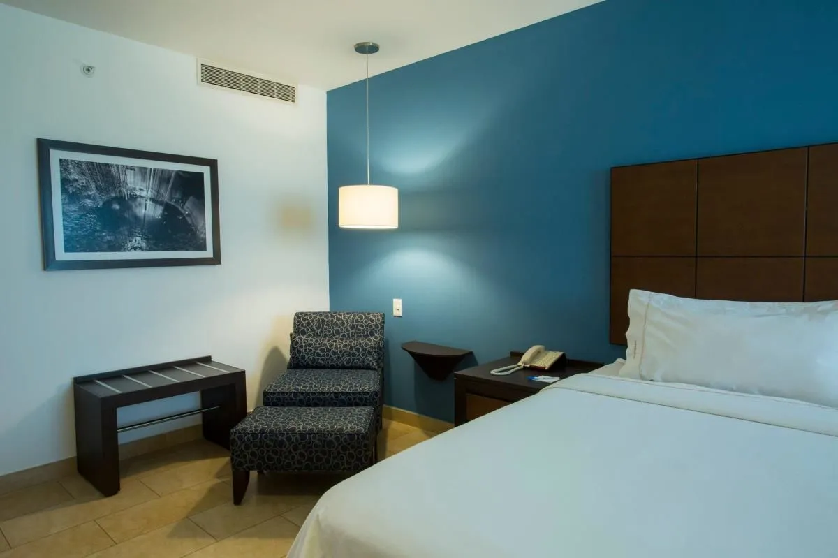 La imagen 38 de la Empresa HOLIDAY INN EXPRESS MERIDA