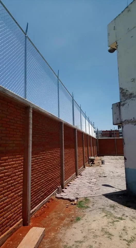 La imagen 7 de la Empresa CERCOS DE MALLA. DE LUX