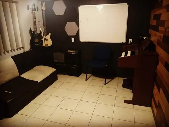 La imagen 3 de la Empresa ACADEMIA MUSICAL ACORDES 6