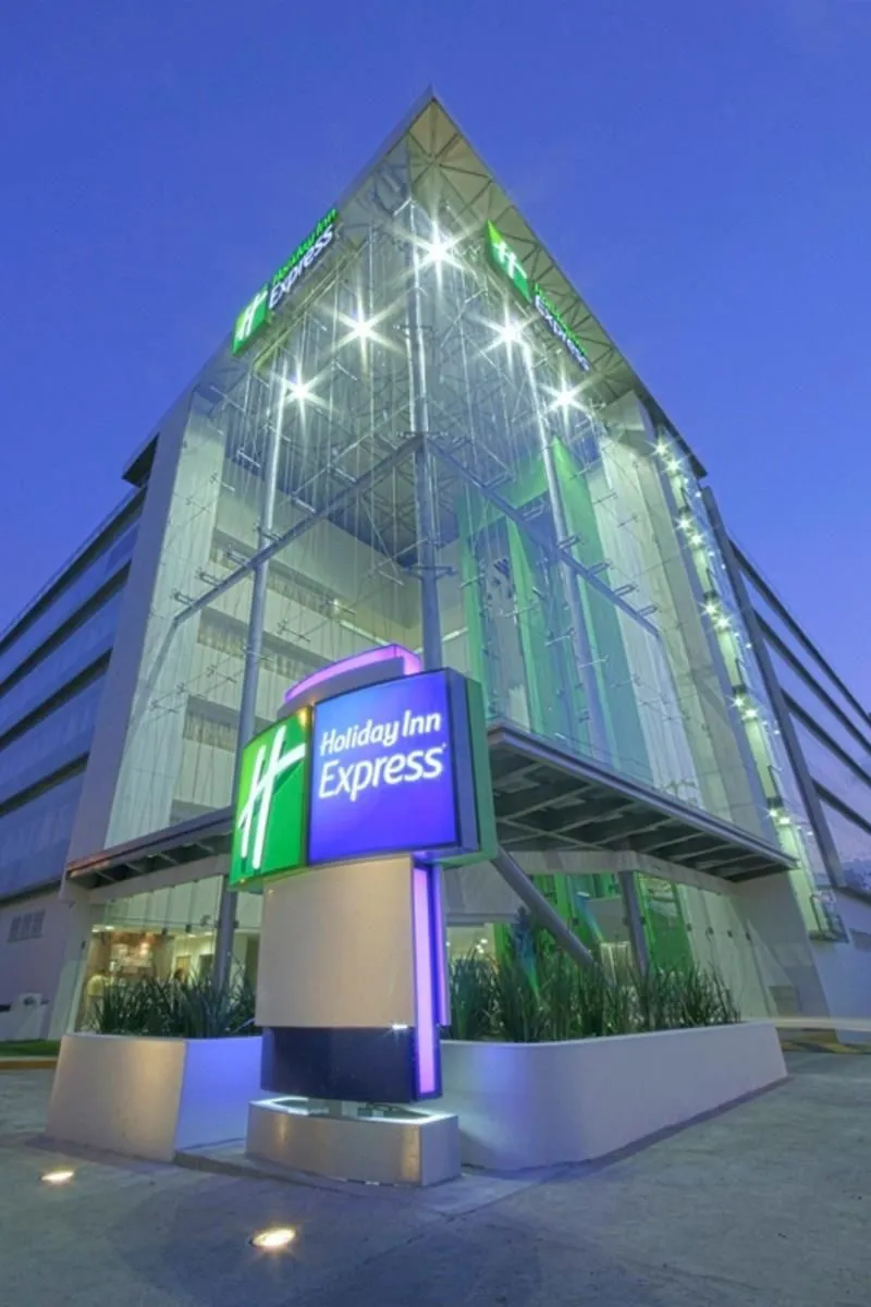 La imagen 7 de la Empresa HOLIDAY INN EXPRESS GUADALAJARA EXPO
